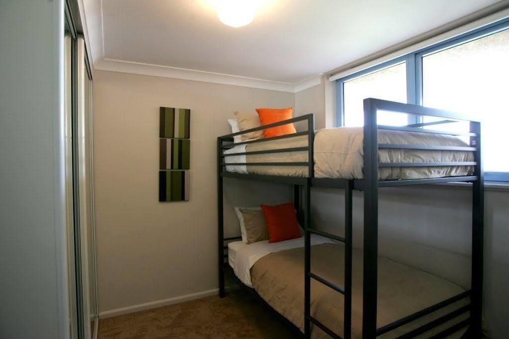 Newcastle Short Stay Accommodation - Sandbar Newcastle Beach Bagian luar foto